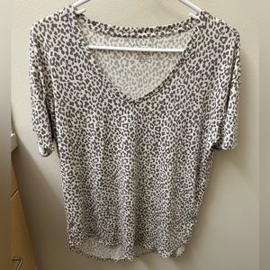 American Eagle Soft and Sexy short sleeve shirt, Size: XS, Color: cheetah